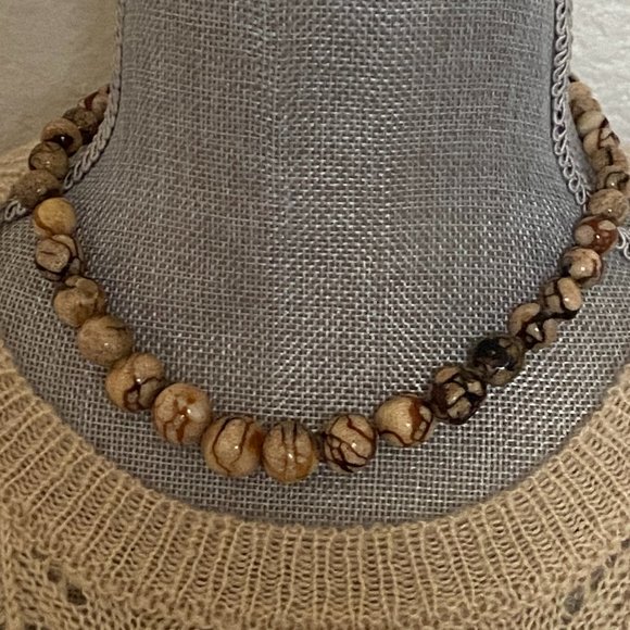 Semi Precious Polished Sphere graduating Bead necklace - Picture 1 of 7